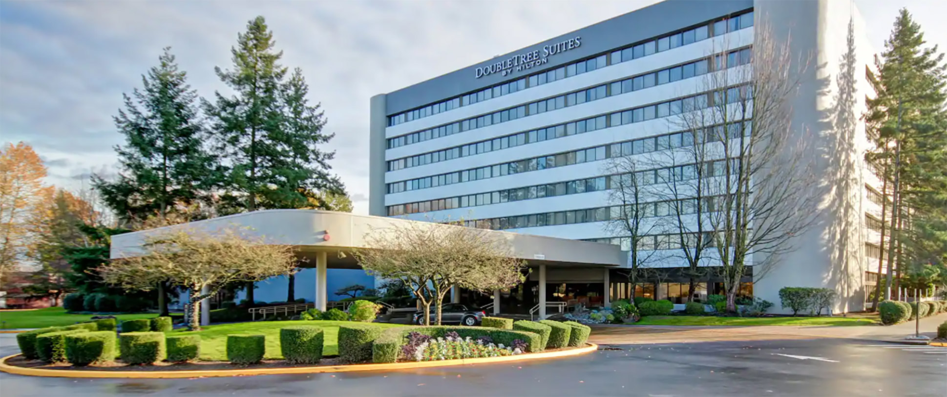 Exterior of Seattle Doubletree Hotel